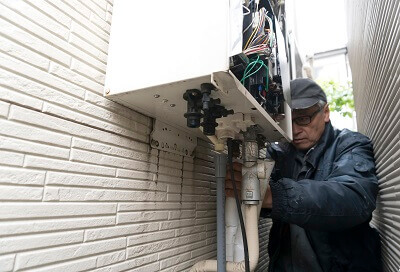 給湯器の水漏箇所の診断